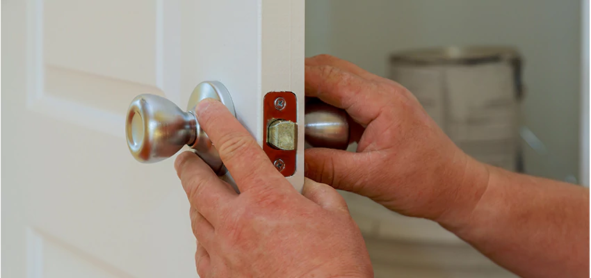 AAA Locksmiths For lock Replacement in San Mateo, California